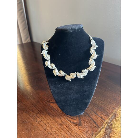 Vintage Silver Tone  Floral Leaf Adjustable‎ Necklace - Picture 2 of 5